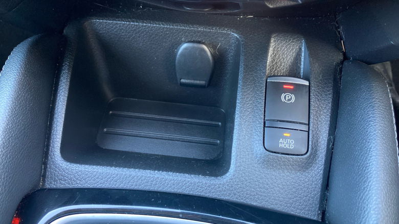 Nissan Qashqai 1.3 DiG-T N-Connecta 5dr Petrol Hatchback